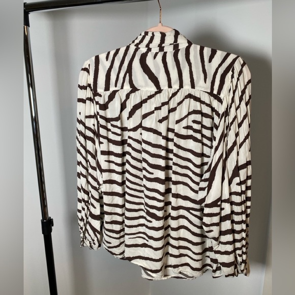 H&M Zebra Print Blouse with Tie Neck - Size 4 - Picture 9 of 10